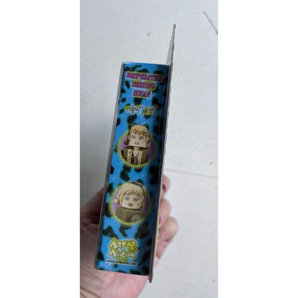 2008 DST Art Asylum DESPERATELY SEEKING SUSAN MINIMATES ROBERTA & SUSAN Madonna - Picture 7 of 8